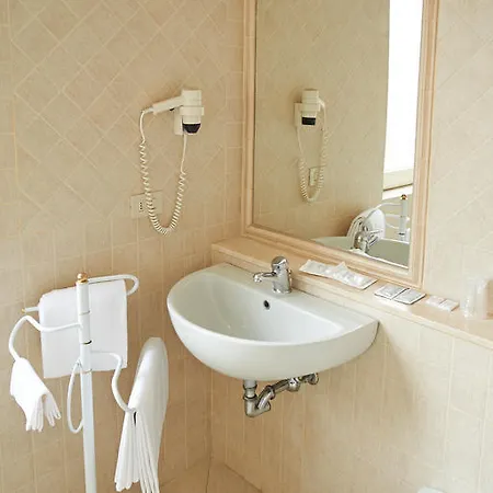 Hotel Cavallotti & Giotto Montecatini Terme Room photo